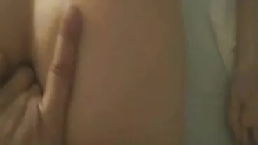 Người vợ không còn muốn em phim xet tu suong bé của mình, vì vậy cô quay sang Bạn Bè Của Cô Ale Co