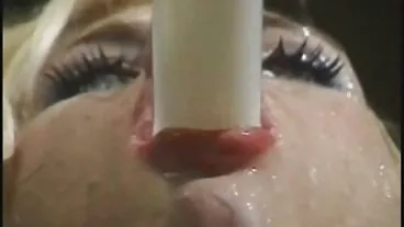 Nga công chúa và cô ấy bí mật người yêu trong khách phim xet truc tuyen sạn phòng