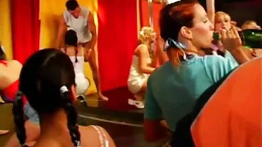 Latina Mia xet loan Hurle pháp